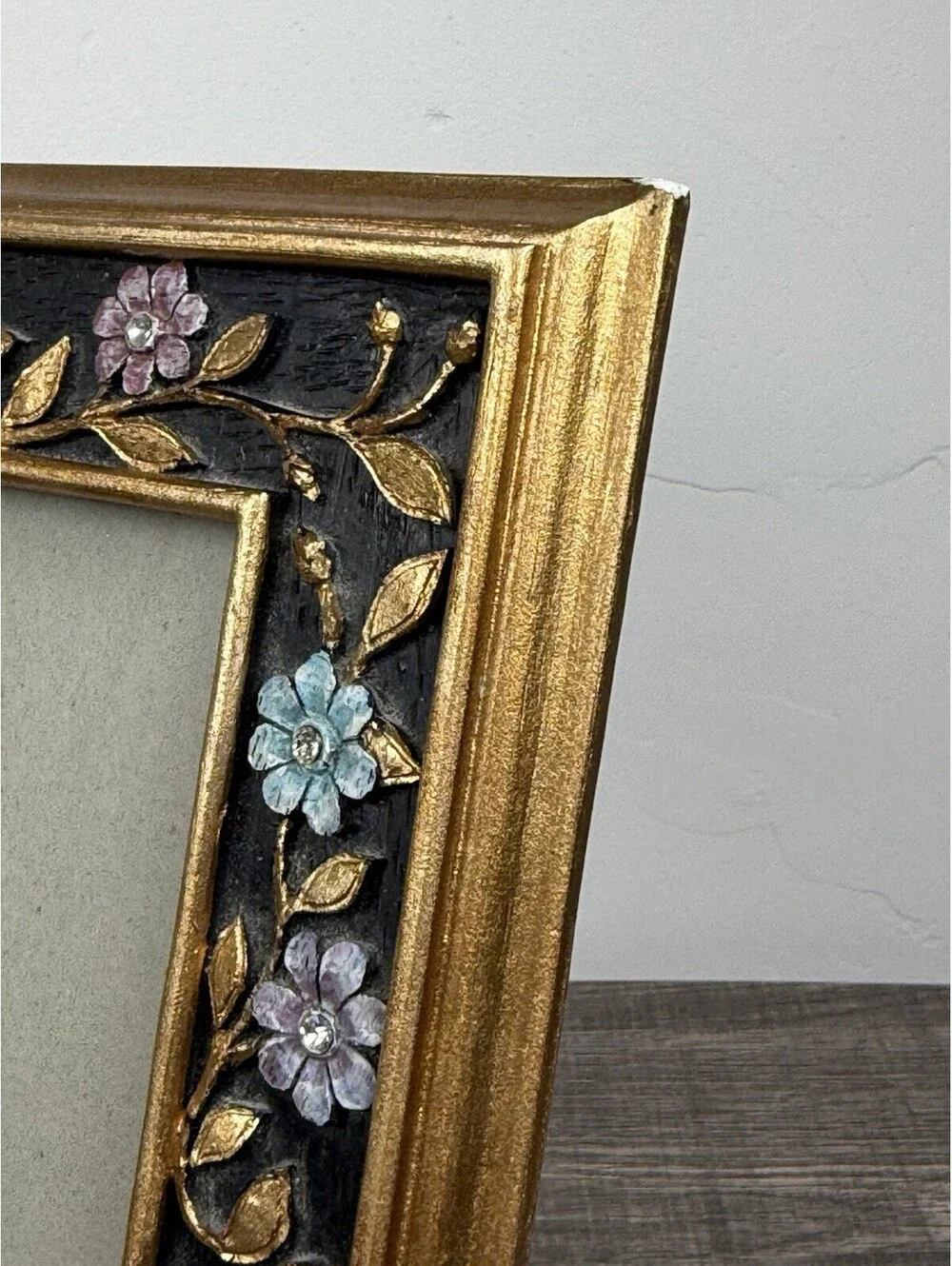 Vtg Floral Picture Frame Bejeweled Gold Black 4.5x6.5 Cottagecore Easel 10x8